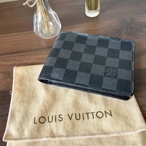 Louis Vuitton Multiple Wallet in Graphite Damier